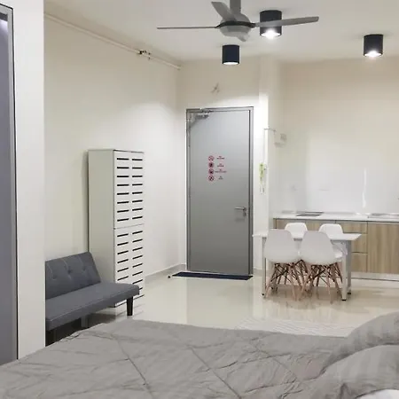 Az Klia Homestay Sepang Exterior photo